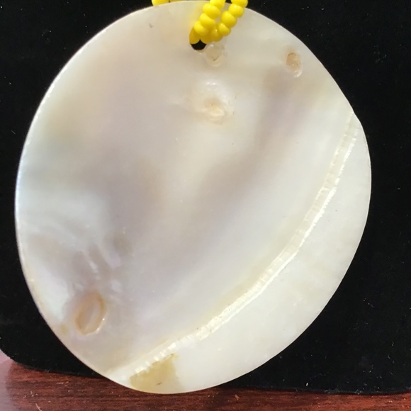 Hand Painted Shell Necklace Set - Picture 4 of 4